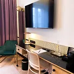 アパートホテル Sleepwell Boutique 4*