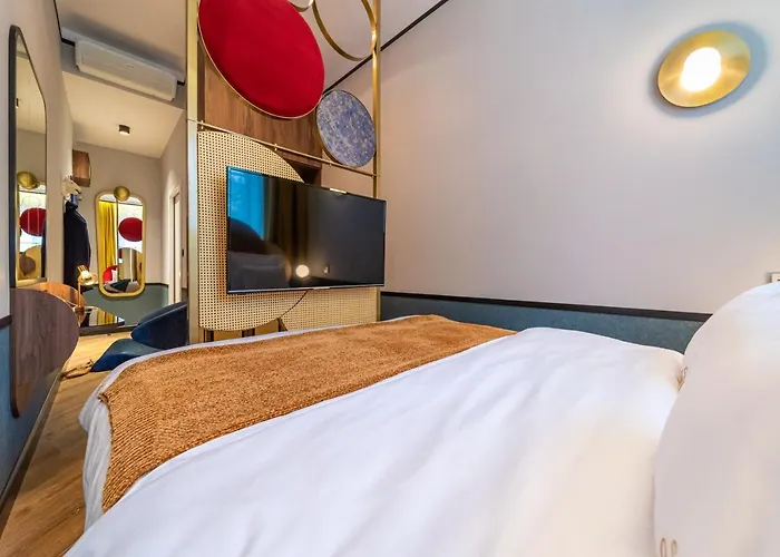 מלון דירות Sleepwell Boutique 4*