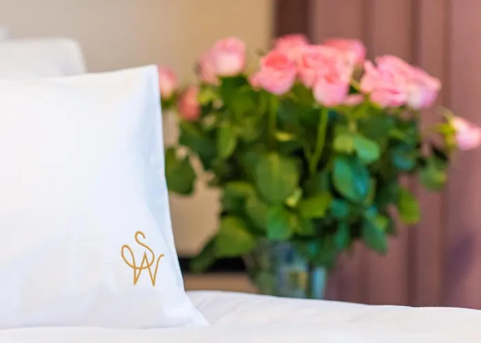 מלון דירות Sleepwell Boutique 4*